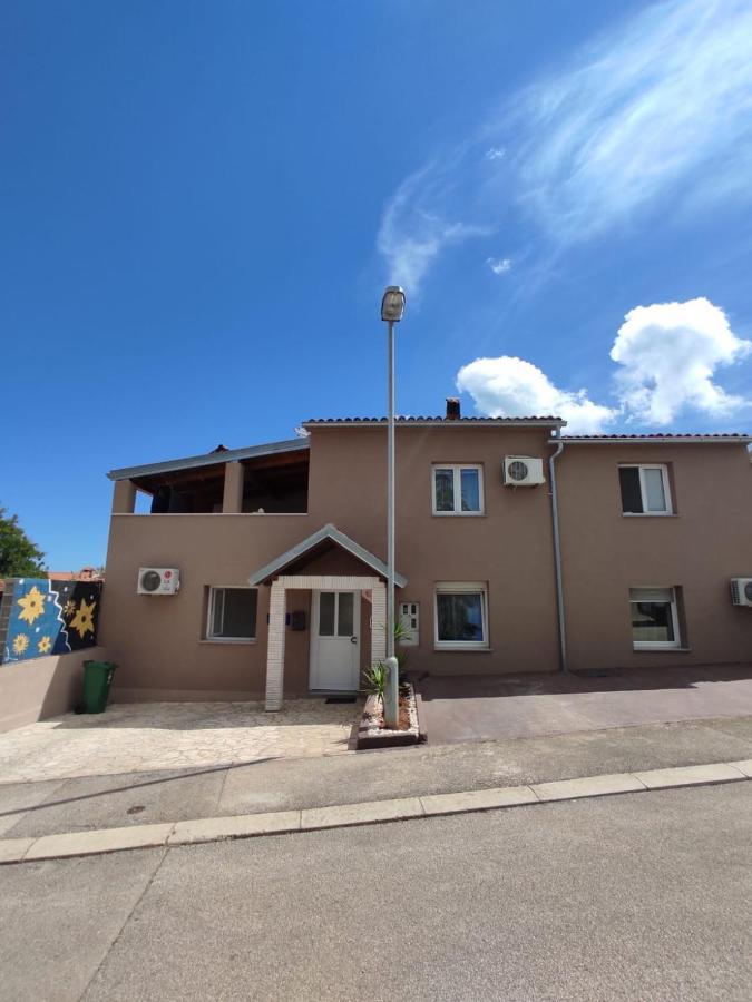 Apartmani Amans Pula Exterior photo