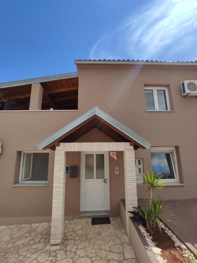 Apartmani Amans Pula Exterior photo