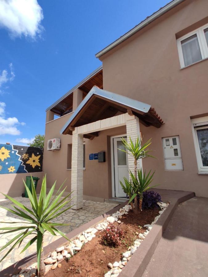 Apartmani Amans Pula Exterior photo