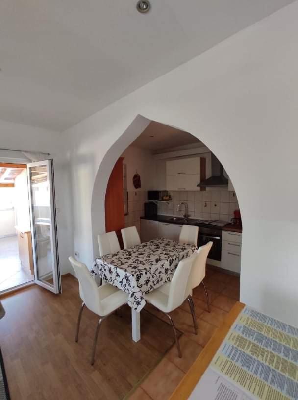 Apartmani Amans Pula Exterior photo